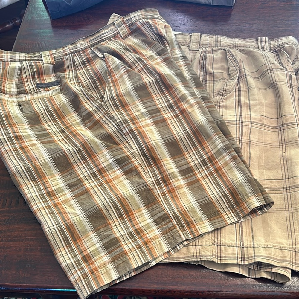 Mens plaid shorts size 36. 2 pair